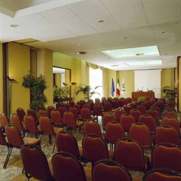 Hotel Nh 4*